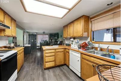 25181 Cheney Dr, Veneta, OR 97487 - Photo 9