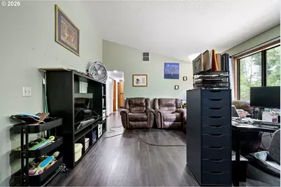 25181 Cheney Dr, Veneta, OR 97487 - Photo 3