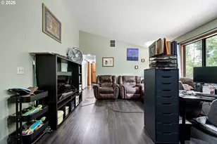 25181 Cheney Dr, Veneta, OR 97487 - Photo 3