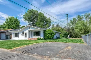 1303 SW 41st St, Pendleton, OR 97801 - Photo 3