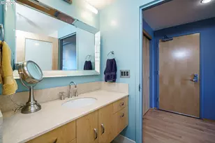 333 NW 9th Ave, Portland, OR 97209 - Photo 17