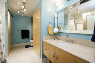 333 NW 9th Ave, Portland, OR 97209 - Photo 19