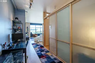 333 NW 9th Ave, Portland, OR 97209 - Photo 21
