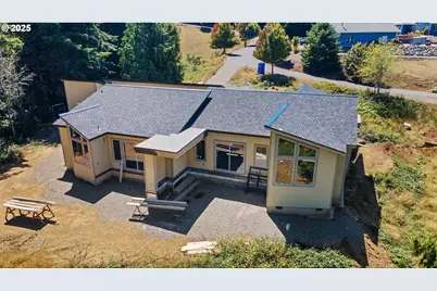 62039 Double Eagle Rd, Coos Bay, OR 97420 - Photo 7