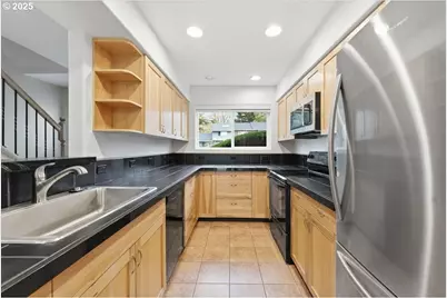1812 NE 19th St, Gresham, OR 97030 - Photo 11