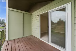 1812 NE 19th St, Gresham, OR 97030 - Photo 27