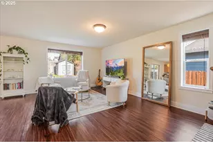 966 E 15th St, Lafayette, OR 97127 - Photo 7