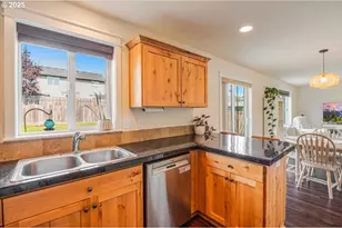 966 E 15th St, Lafayette, OR 97127 - Photo 19