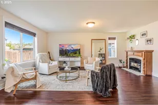 966 E 15th St, Lafayette, OR 97127 - Photo 9