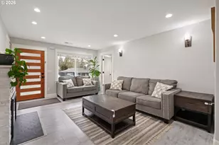 1020 SE 113th Ave, Portland, OR 97216 - Photo 9