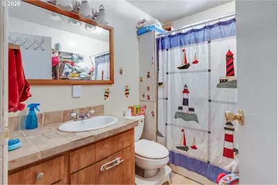 16901 SE Ivon St, Portland, OR 97236 - Photo 29