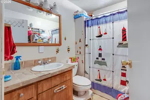 16901 SE Ivon St, Portland, OR 97236 - Photo 29