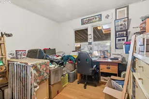 16901 SE Ivon St, Portland, OR 97236 - Photo 15