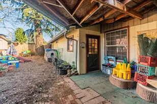 16901 SE Ivon St, Portland, OR 97236 - Photo 35