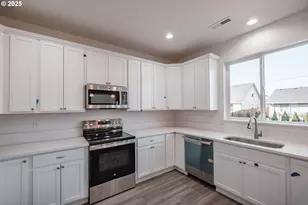 2488 Roll Tide (-2490) Ct, Lebanon, OR 97355 - Photo 15