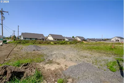 2488 Roll Tide (-2490) Ct, Lebanon, OR 97355 - Photo 9