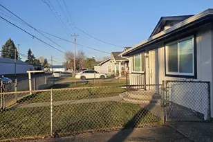 1208 S Pacific Ave, Kelso, WA 98626 - Photo 11