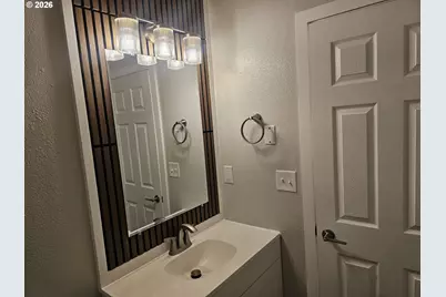 1208 S Pacific Ave, Kelso, WA 98626 - Photo 33