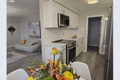 1208 S Pacific Ave, Kelso, WA 98626 - Photo 7