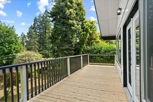 19001 Suncrest Dr, West Linn, OR 97068 - Photo 17