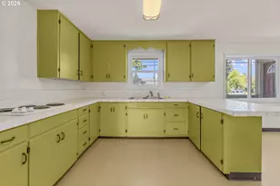 2019 E St, Springfield, OR 97477 - Photo 5