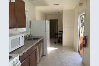 334 E 5th Ave, Riddle, OR 97469 - Photo 3