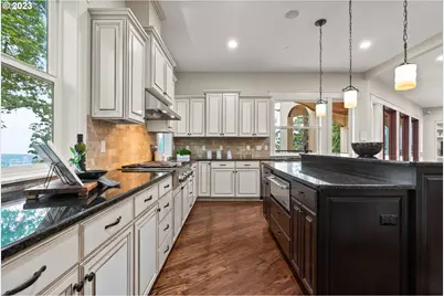 3100 SW Fairmount Blvd, Portland, OR 97239 - Photo 9