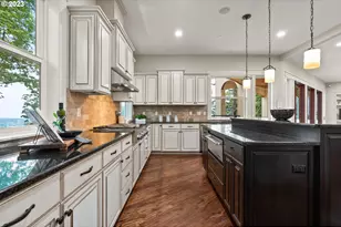 3100 SW Fairmount Blvd, Portland, OR 97239 - Photo 9