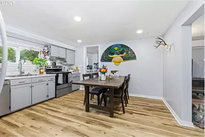 456 Log Cabin St, Independence, OR 97351 - Photo 9