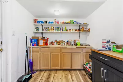 456 Log Cabin St, Independence, OR 97351 - Photo 15