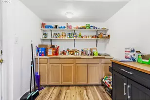 456 Log Cabin St, Independence, OR 97351 - Photo 15