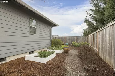 2132 NW McGarey Dr, McMinnville, OR 97128 - Photo 25