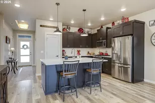 2132 NW McGarey Dr, McMinnville, OR 97128 - Photo 7