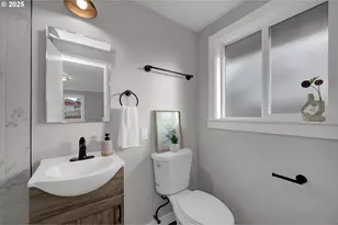 124 E Anchor Ave, Eugene, OR 97404 - Photo 35