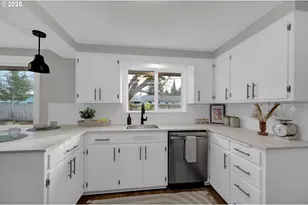 124 E Anchor Ave, Eugene, OR 97404 - Photo 15