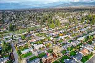 124 E Anchor Ave, Eugene, OR 97404 - Photo 43