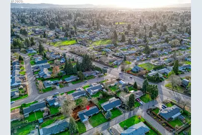 124 E Anchor Ave, Eugene, OR 97404 - Photo 41