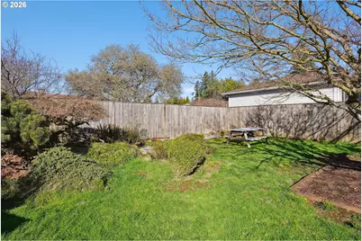 404 NE 108th Ave, Portland, OR 97220 - Photo 33