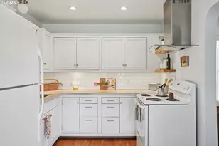 404 NE 108th Ave, Portland, OR 97220 - Photo 15