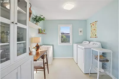 404 NE 108th Ave, Portland, OR 97220 - Photo 19