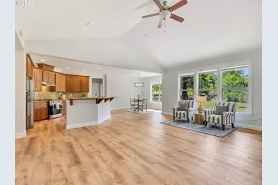 35650 Montrose Ct, Astoria, OR 97103 - Photo 9