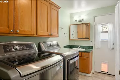 41536 McKenzie Hwy, Springfield, OR 97478 - Photo 15