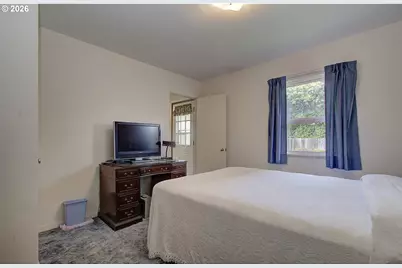 12429 SE Mill Ct, Portland, OR 97233 - Photo 19