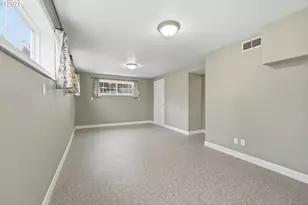 2555 NE 146th Dr, Portland, OR 97230 - Photo 31