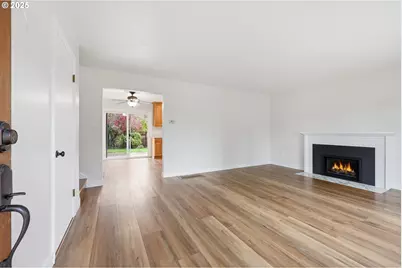 2555 NE 146th Dr, Portland, OR 97230 - Photo 9