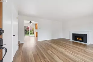 2555 NE 146th Dr, Portland, OR 97230 - Photo 9