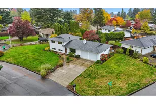 2555 NE 146th Dr, Portland, OR 97230 - Photo 41