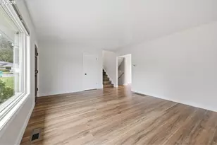 2555 NE 146th Dr, Portland, OR 97230 - Photo 11