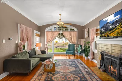 305 E Clarendon St, Gladstone, OR 97027 - Photo 11