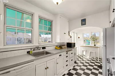 305 E Clarendon St, Gladstone, OR 97027 - Photo 15